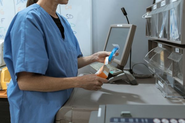 Psychiatric Nurse Practitioner Schools Online With Scholarships Available